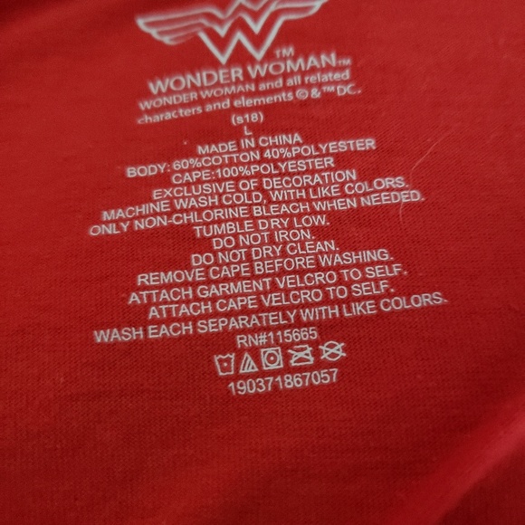 Wonder Woman top with tiara hood and velcro cape - Picture 4 of 4